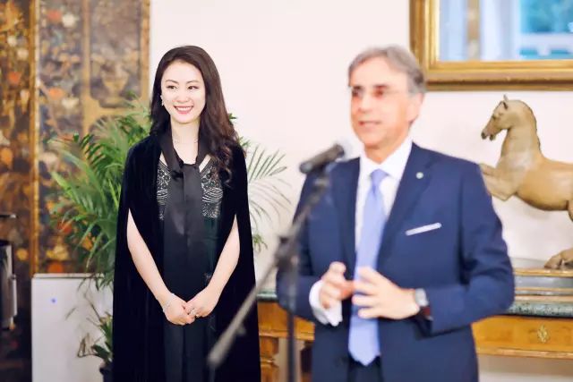 秦刚傅晓田诡异时间线曝光，3大迹象显示处境不妙