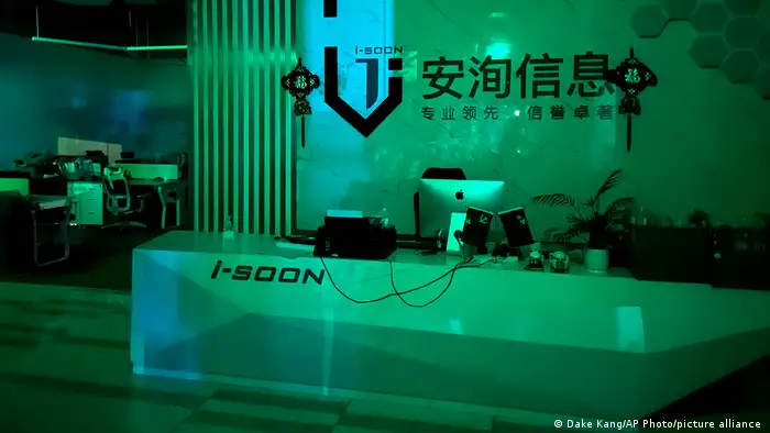 点击图片看原样大小图片