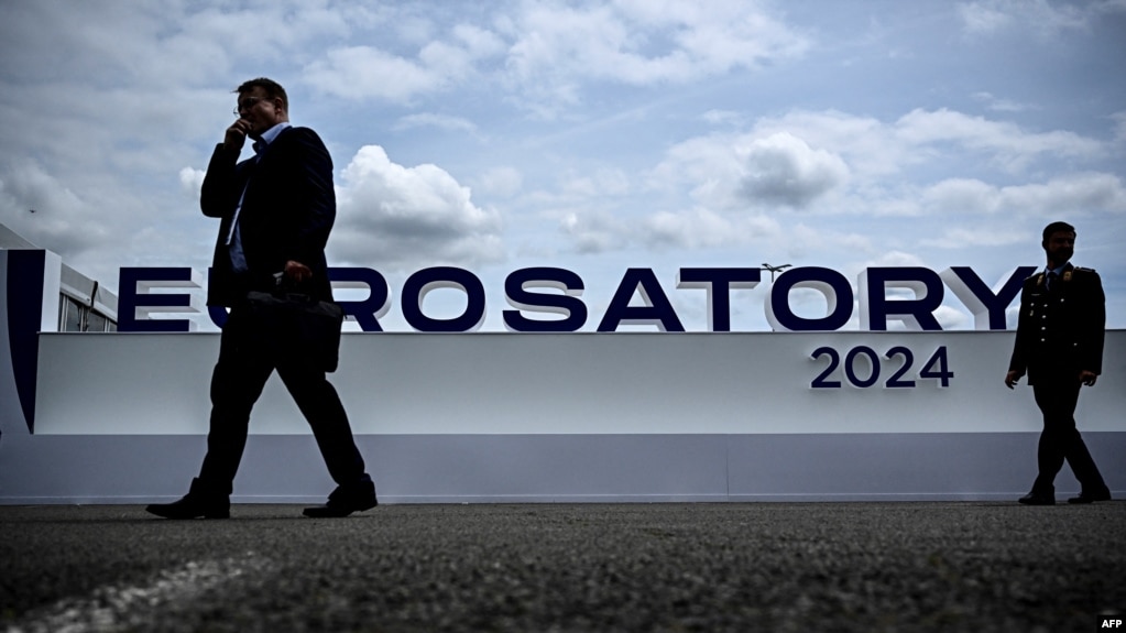 点击图片看原样大小图片