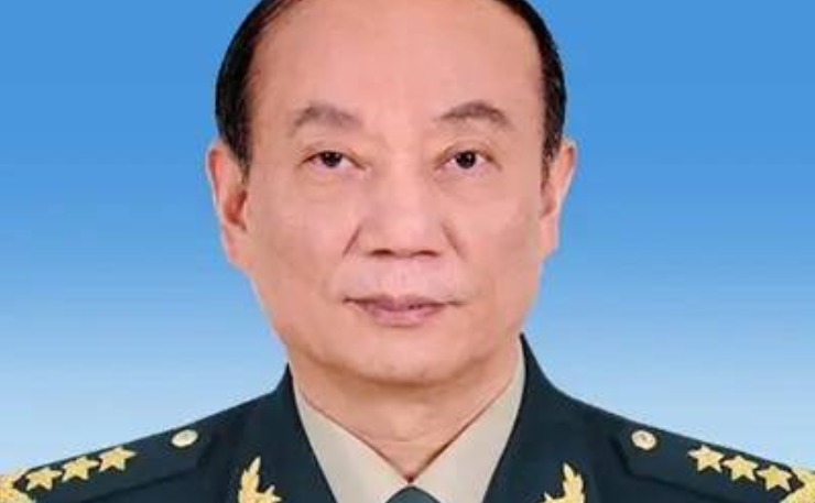 中央军委人事变动：由他接替苗华